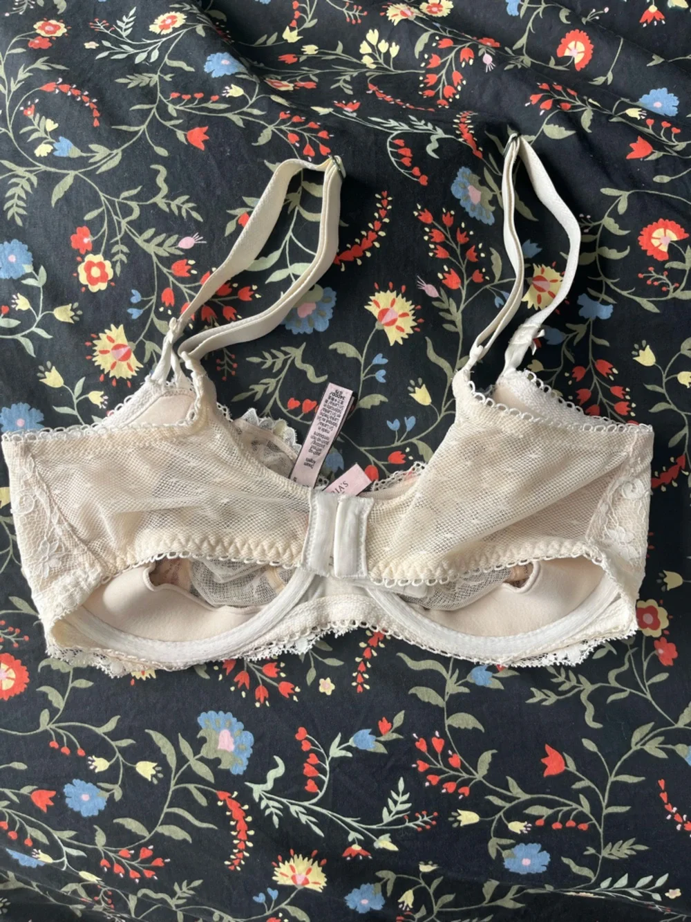 Victoria's Secret Lace Unlined Bra in Ivory - Picture 2 of 2